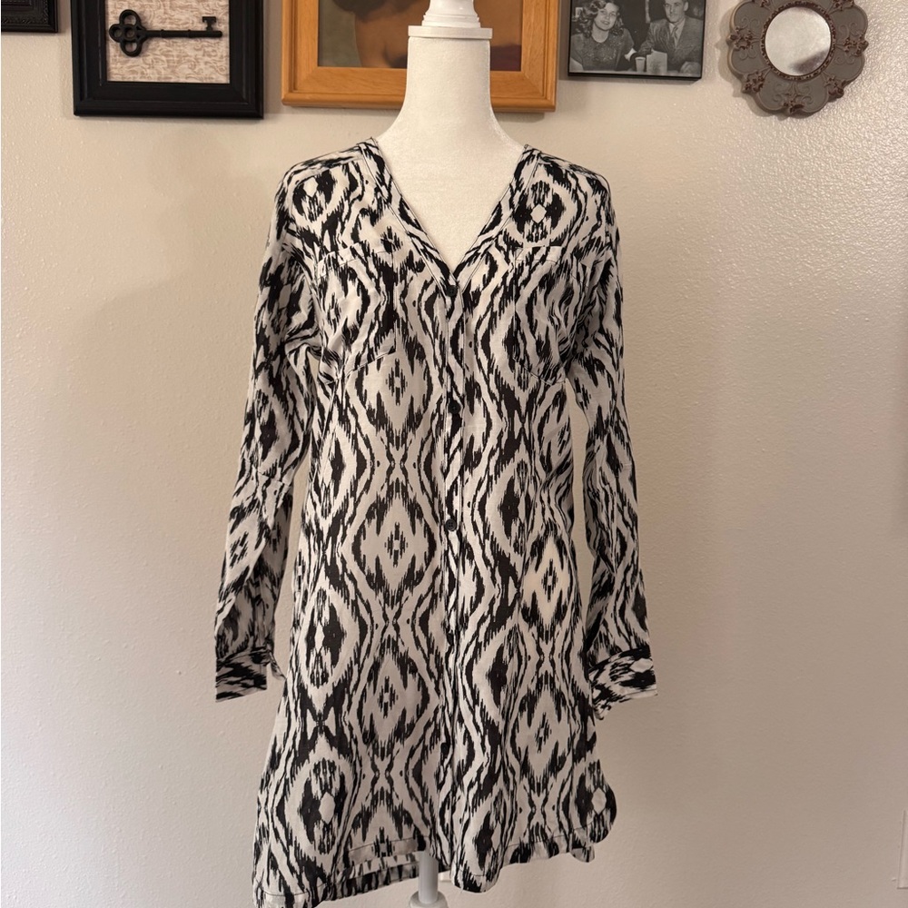 Athleta Monochrome Abstract Dress